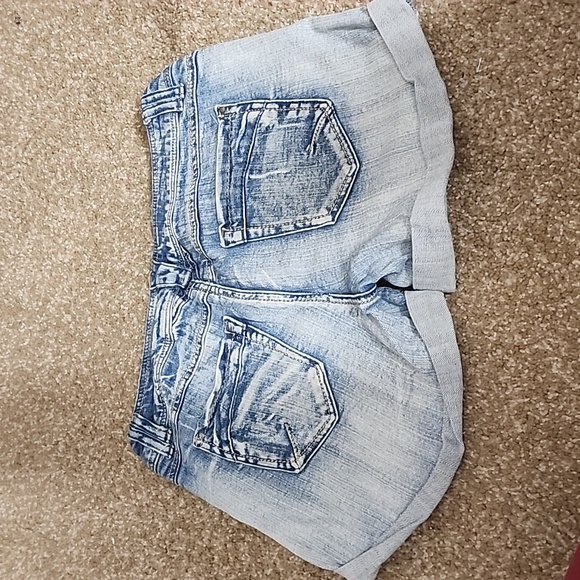 Candies Jean shorts - Picture 3 of 3